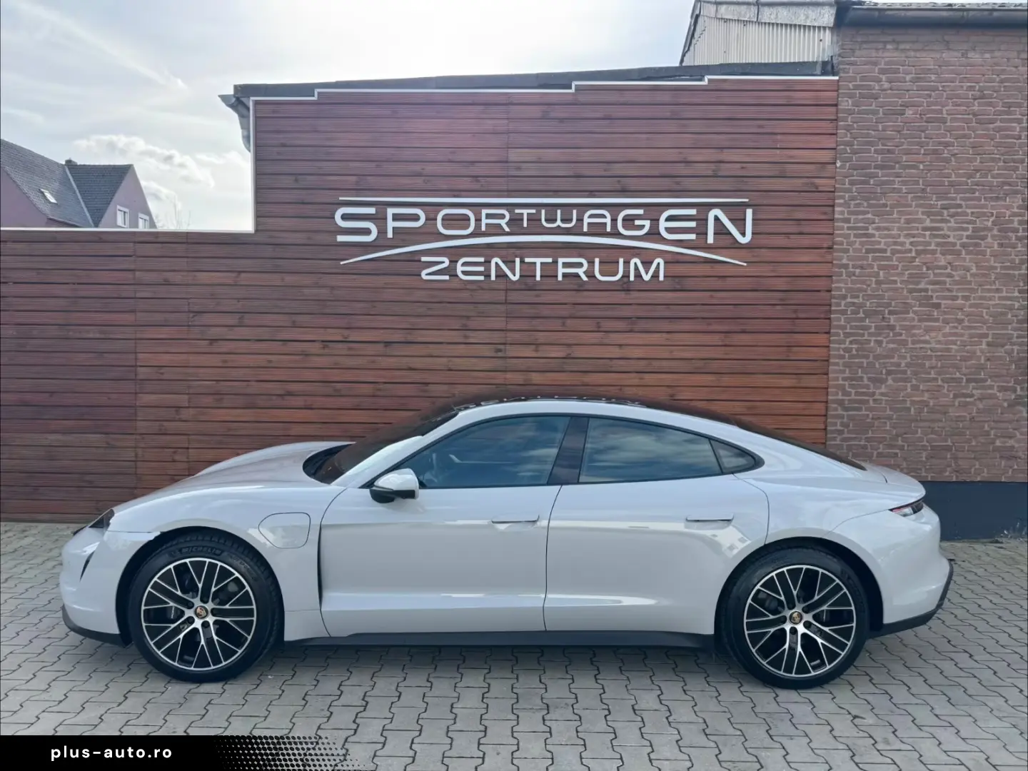 Porsche Taycan  MEM 360CAM TEMP PANO SHZ BOSE AERO