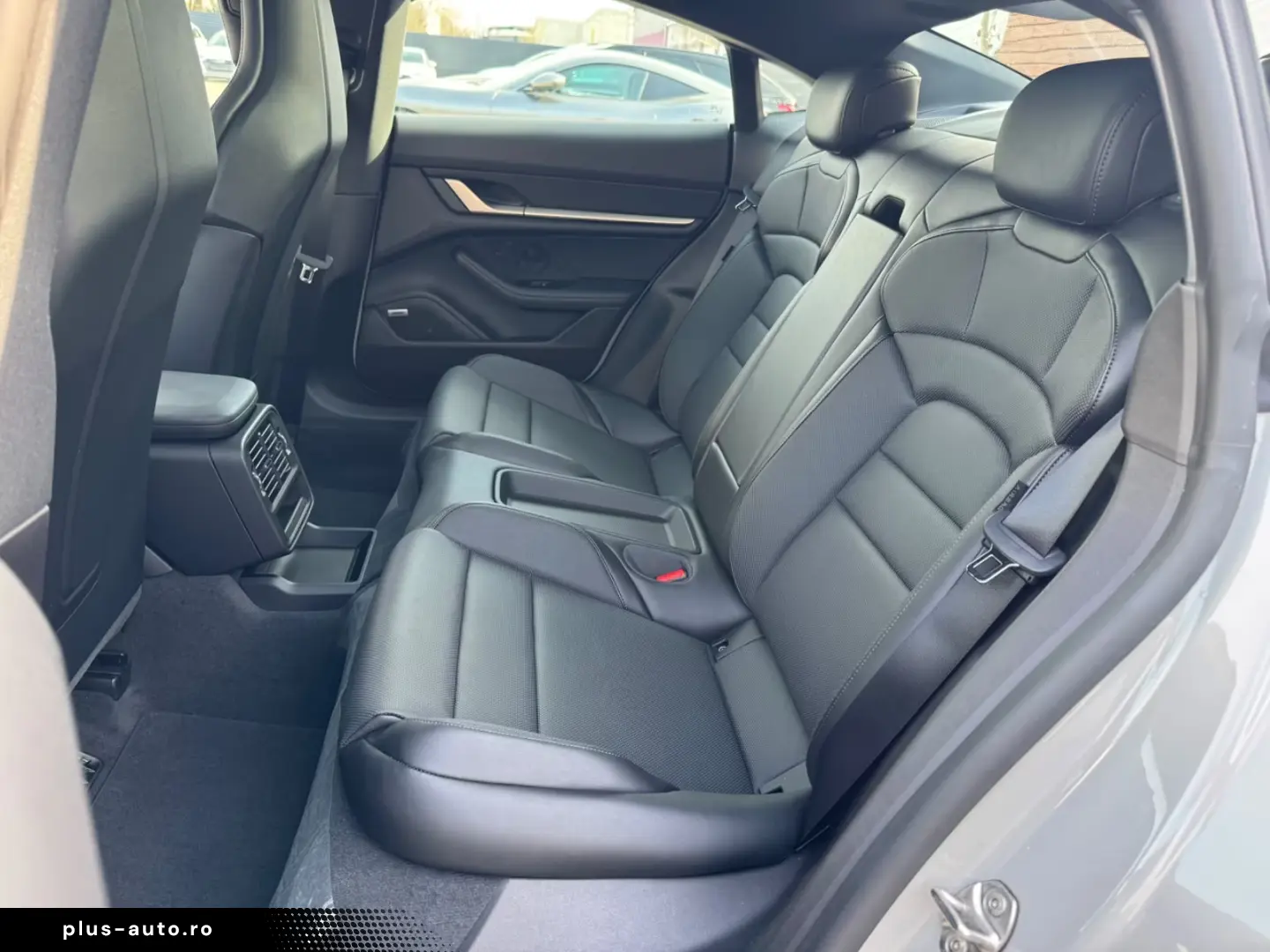 Porsche Taycan  MEM 360CAM TEMP PANO SHZ BOSE AERO