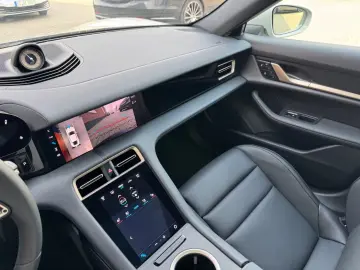 Porsche Taycan  MEM 360CAM TEMP PANO SHZ BOSE AERO