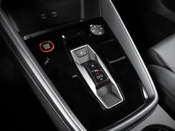 Audi RS3 2.5 TFSI Limousine quattro  MATRIX RS-SITZ K