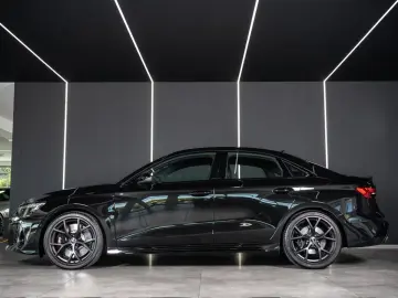 Audi RS3 2.5 TFSI Limousine quattro  MATRIX RS-SITZ K