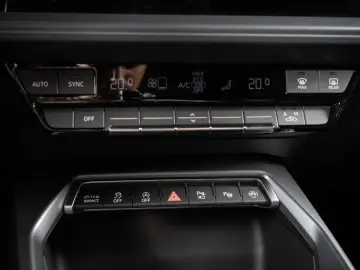 Audi RS3 2.5 TFSI Limousine quattro  MATRIX RS-SITZ K