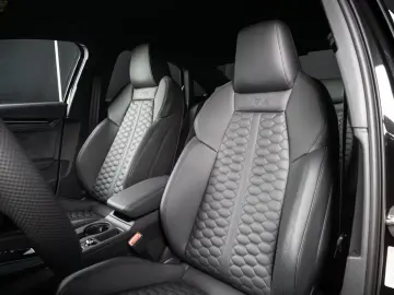 Audi RS3 2.5 TFSI Limousine quattro  MATRIX RS-SITZ K