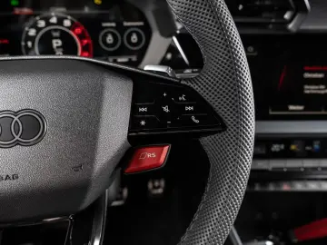 Audi RS3 2.5 TFSI Limousine quattro  MATRIX RS-SITZ K