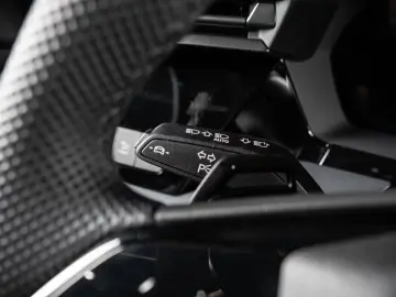 Audi RS3 2.5 TFSI Limousine quattro  MATRIX RS-SITZ K
