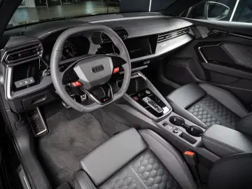 Audi RS3 2.5 TFSI Limousine quattro  MATRIX RS-SITZ K