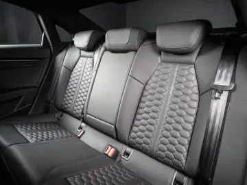 Audi RS3 2.5 TFSI Limousine quattro  MATRIX RS-SITZ K