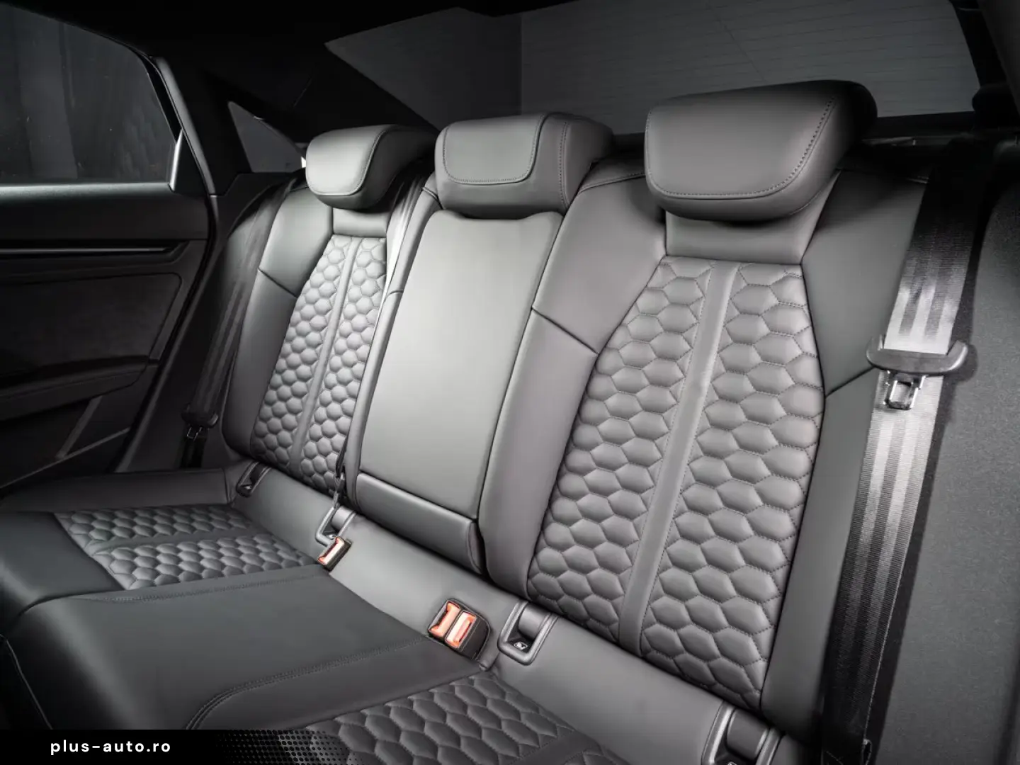 Audi RS3 2.5 TFSI Limousine quattro  MATRIX RS-SITZ K