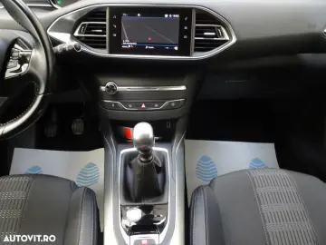 Peugeot 308 1.2 L PureTech Turbo S&S Allure