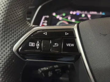 AUDI A6 Lim. 50 TFSIe qu. S line AHK Pano Matrix LM 2
