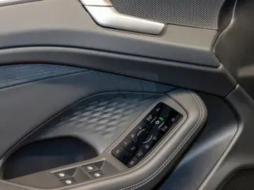 AUDI A6 Limousine e-hybrid quattro 220 kW S tronic