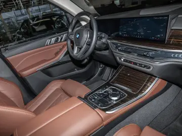 BMW X5 xDrive30d RFK NAVI LED Sound Syst. PDC V H