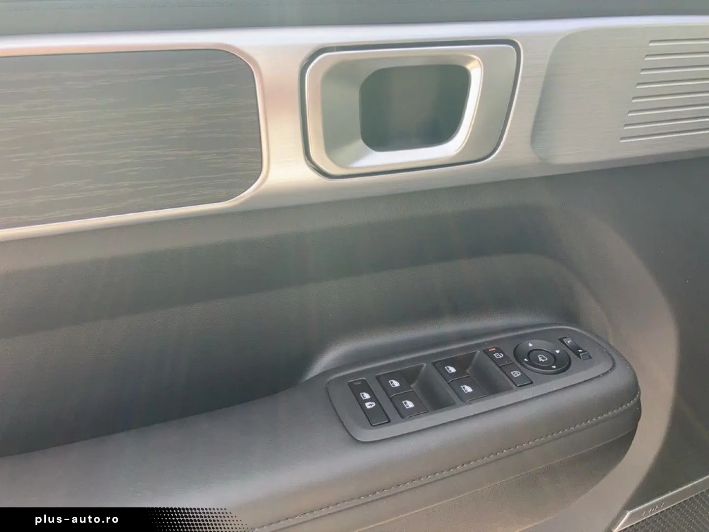 HYUNDAI Santa Fe 1.6 T-GDI Plug-In   Signature SHZ   Car