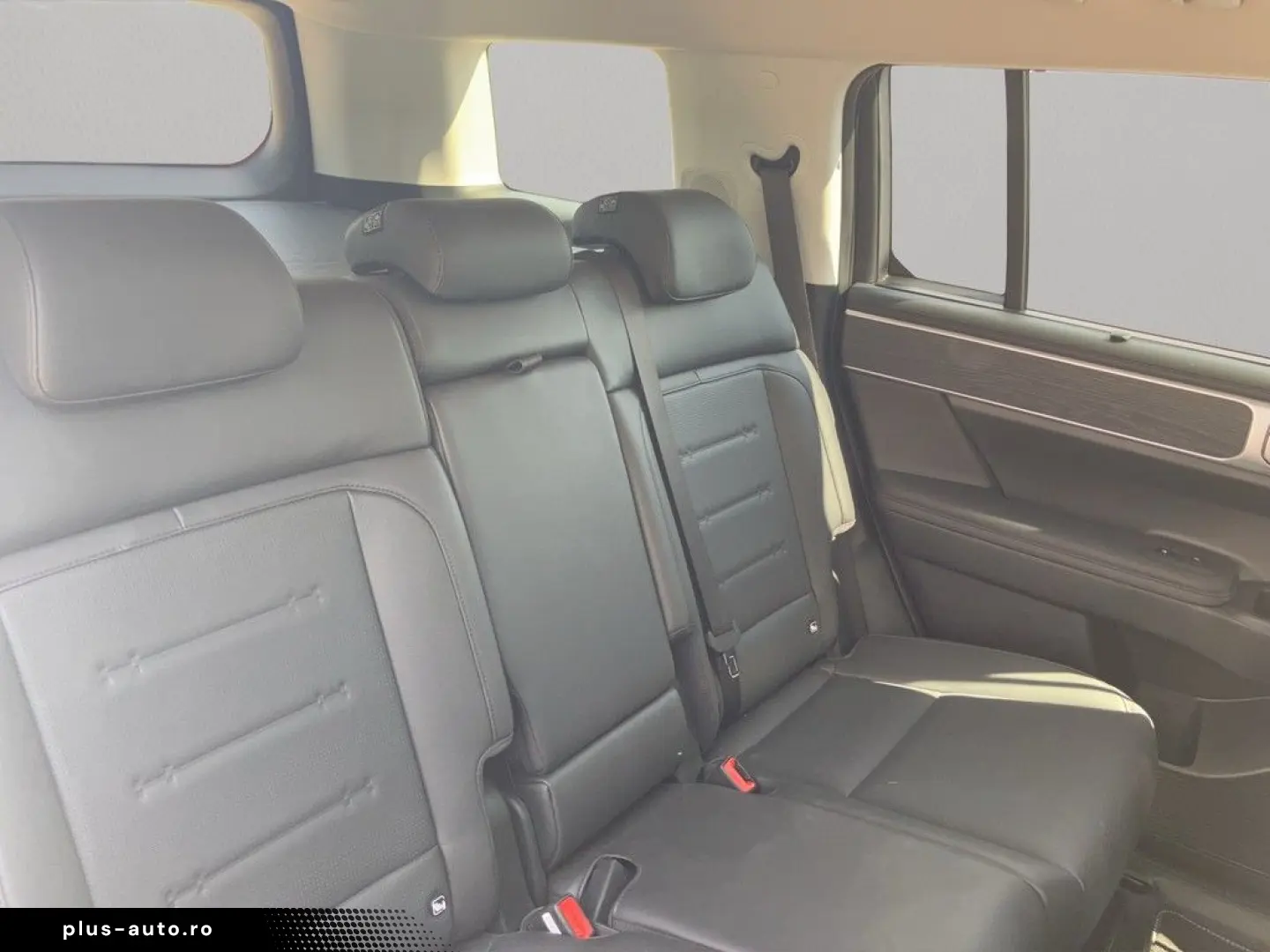 HYUNDAI Santa Fe 1.6 T-GDI Plug-In   Signature SHZ   Car