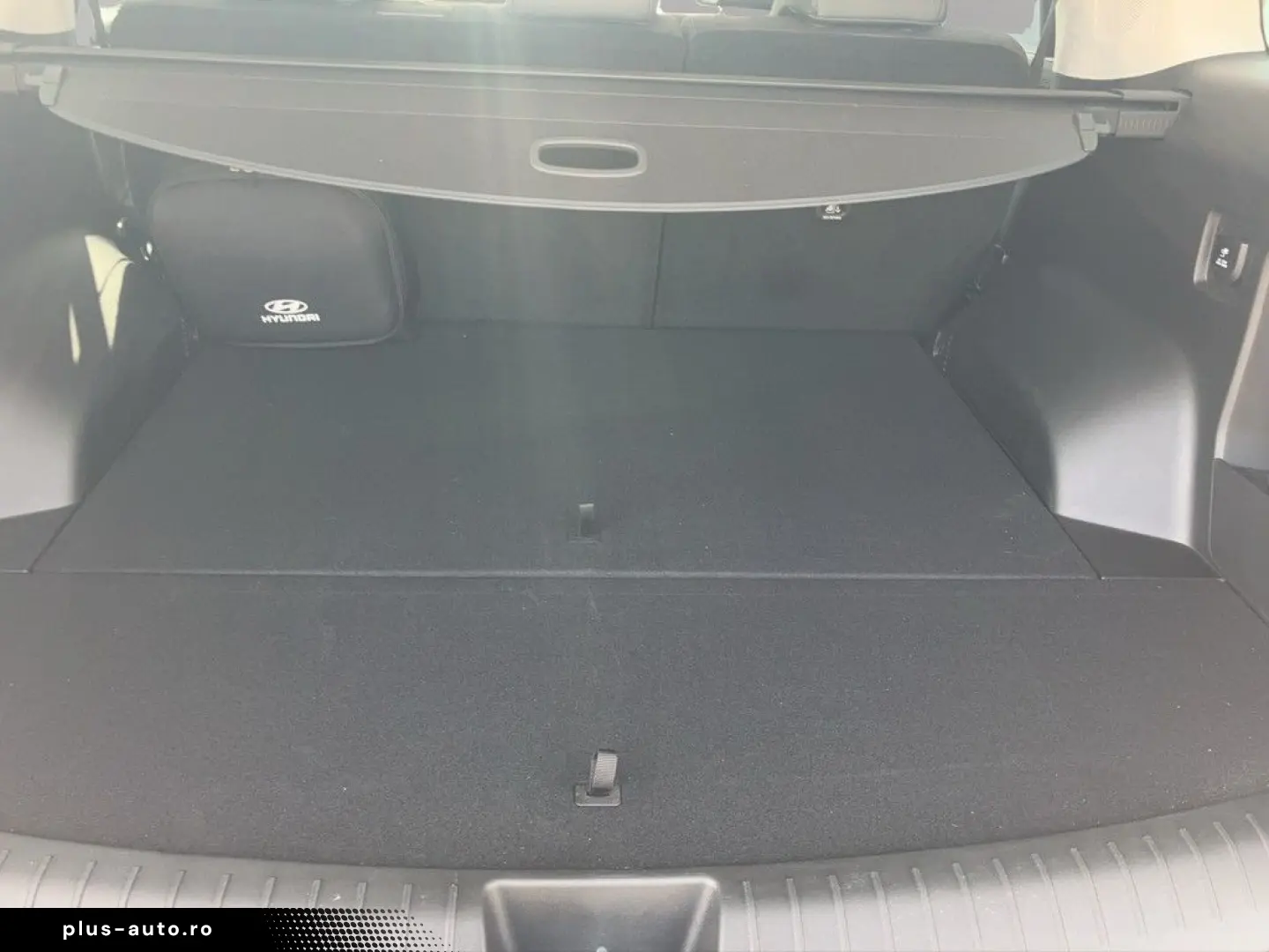 HYUNDAI Santa Fe 1.6 T-GDI Plug-In   Signature SHZ   Car