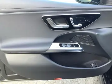 MERCEDES-BENZ E 300 e AVANTGARDE DIGITAL DISTR 360  KAMERA