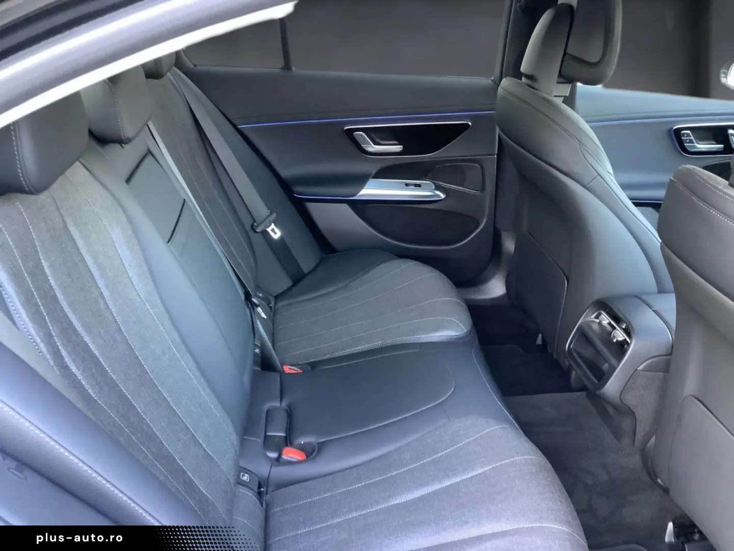 MERCEDES-BENZ E 300 e AVANTGARDE DIGITAL DISTR 360  KAMERA