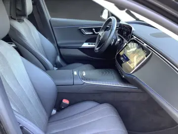 MERCEDES-BENZ E 300 e AVANTGARDE DIGITAL DISTR 360  KAMERA