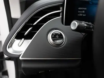 MERCEDES-BENZ E 300 e Avantgarde LED Cam Pano AHK Totw Distr