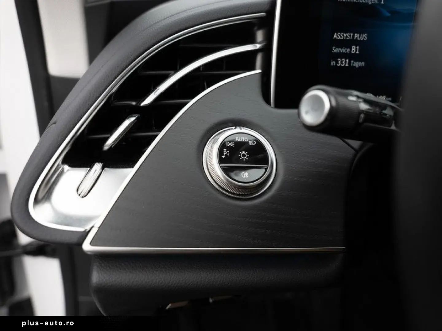 MERCEDES-BENZ E 300 e Avantgarde LED Cam Pano AHK Totw Distr