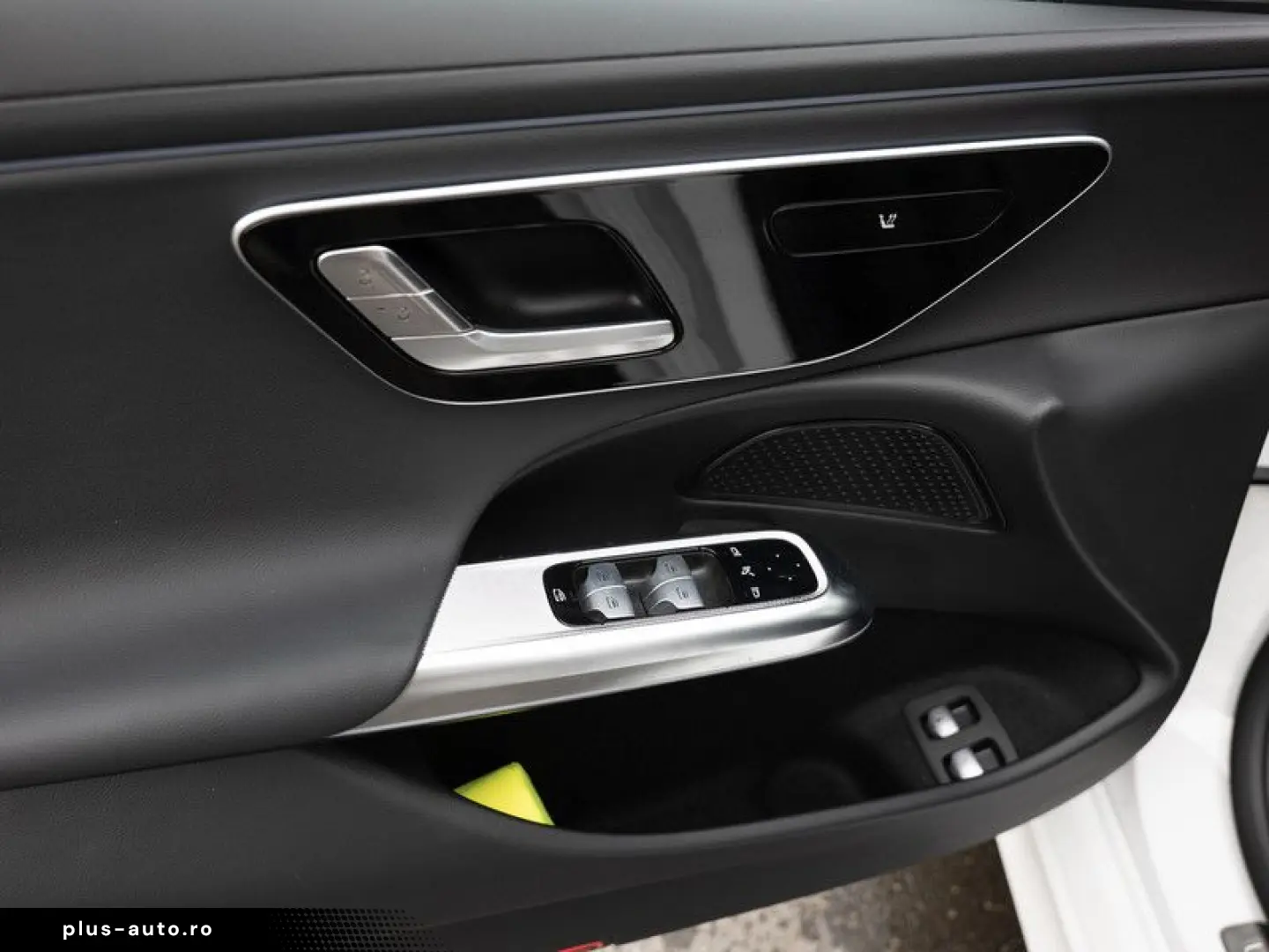 MERCEDES-BENZ E 300 e Avantgarde LED Cam Pano AHK Totw Distr