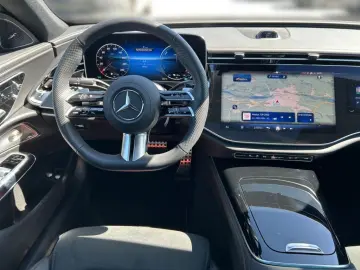 MERCEDES-BENZ E 400 e 4M AMG Night SUPERSCREEN Pano &hellip;