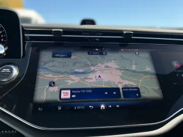 MERCEDES-BENZ E 400 e 4M AMG Night SUPERSCREEN Pano &hellip;
