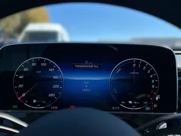 MERCEDES-BENZ E 400 e 4M AMG Night SUPERSCREEN Pano &hellip;