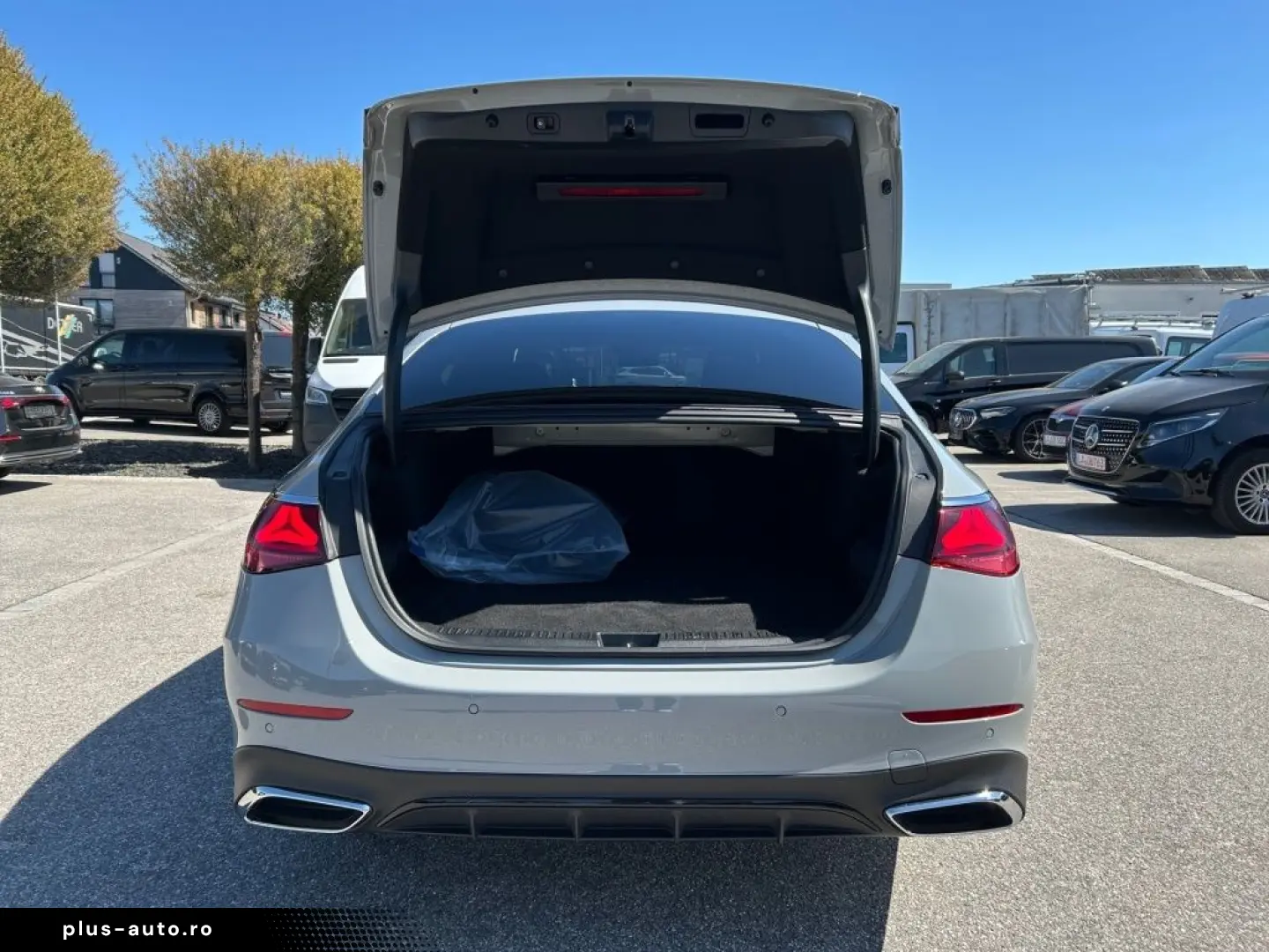 MERCEDES-BENZ E 400 e 4M AMG Night SUPERSCREEN Pano &hellip;