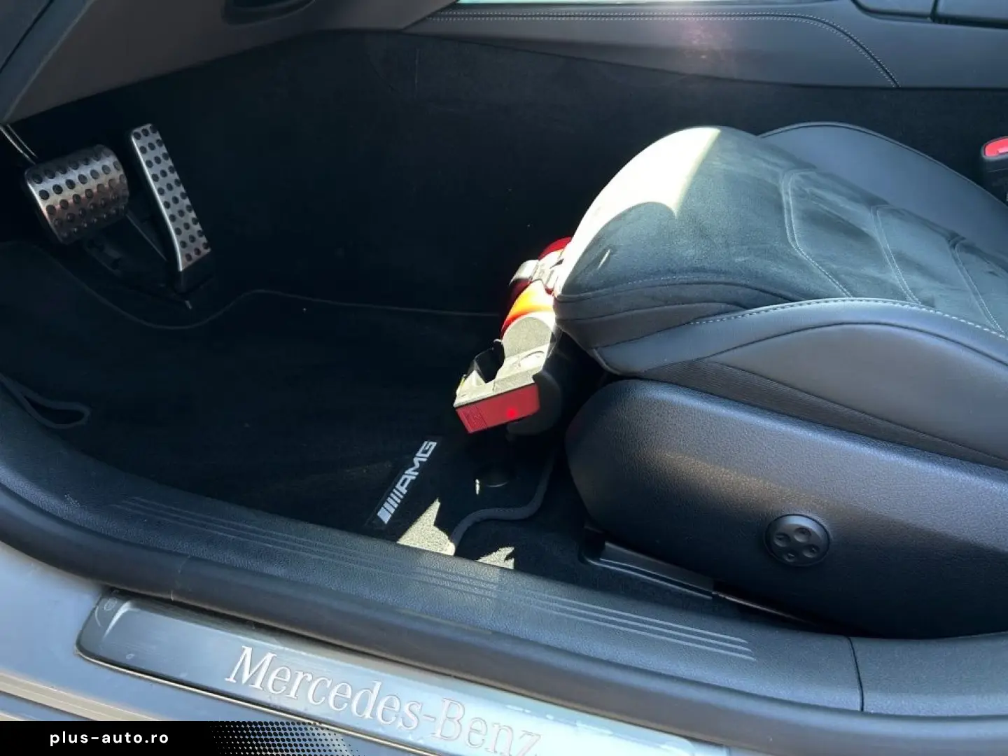 MERCEDES-BENZ E 400 e 4M AMG Night SUPERSCREEN Pano &hellip;