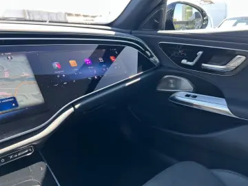 MERCEDES-BENZ E 400 e 4M AMG Night SUPERSCREEN Pano &hellip;