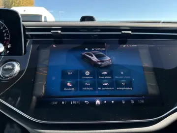 MERCEDES-BENZ E 400 e 4M AMG Night SUPERSCREEN Pano &hellip;