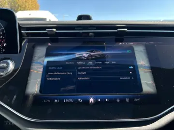 MERCEDES-BENZ E 400 e 4M AMG Night SUPERSCREEN Pano &hellip;