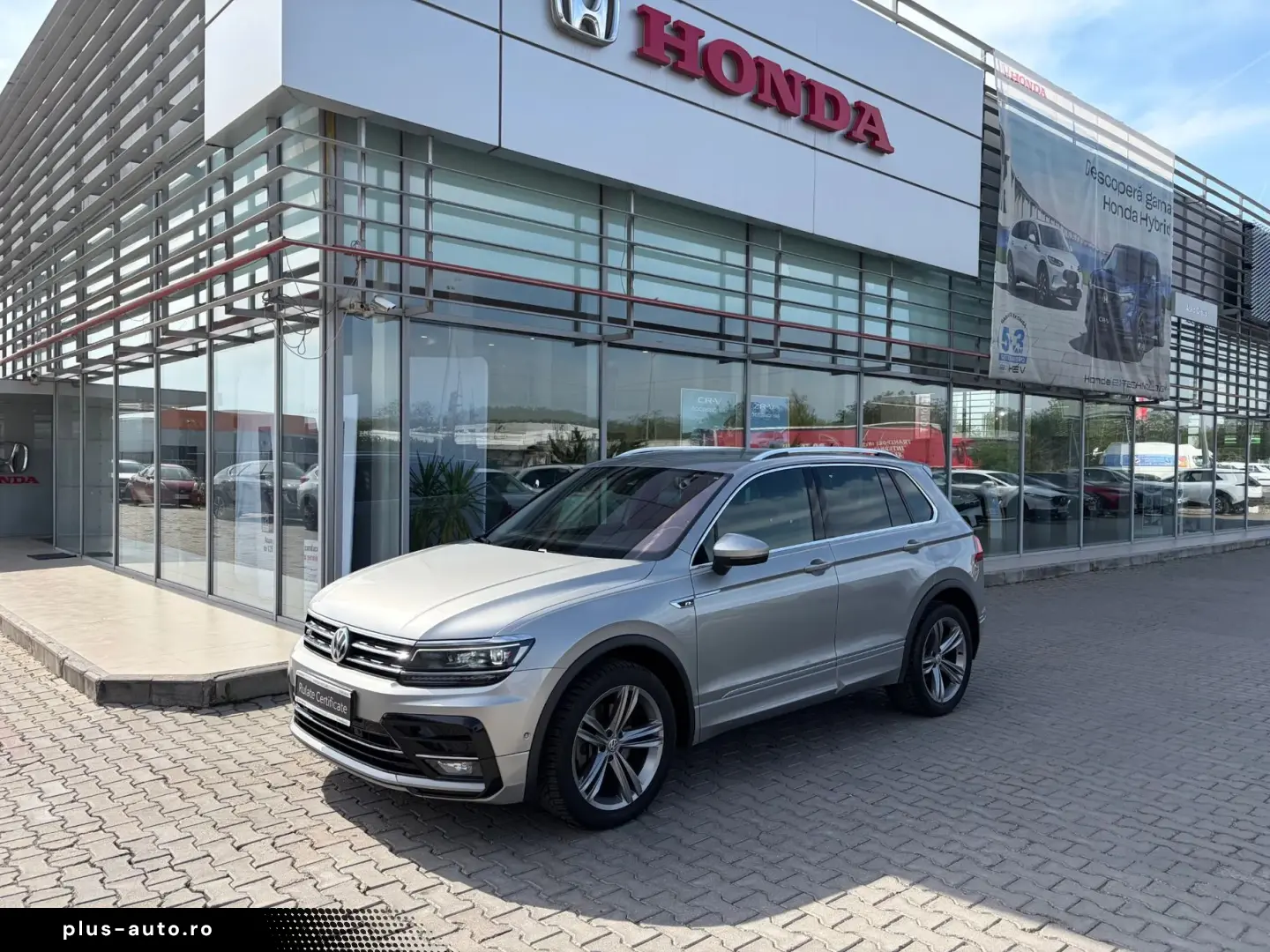 Volkswagen Tiguan 2.0 TSI 4MOTION R-Line DSG   Car No. 152
