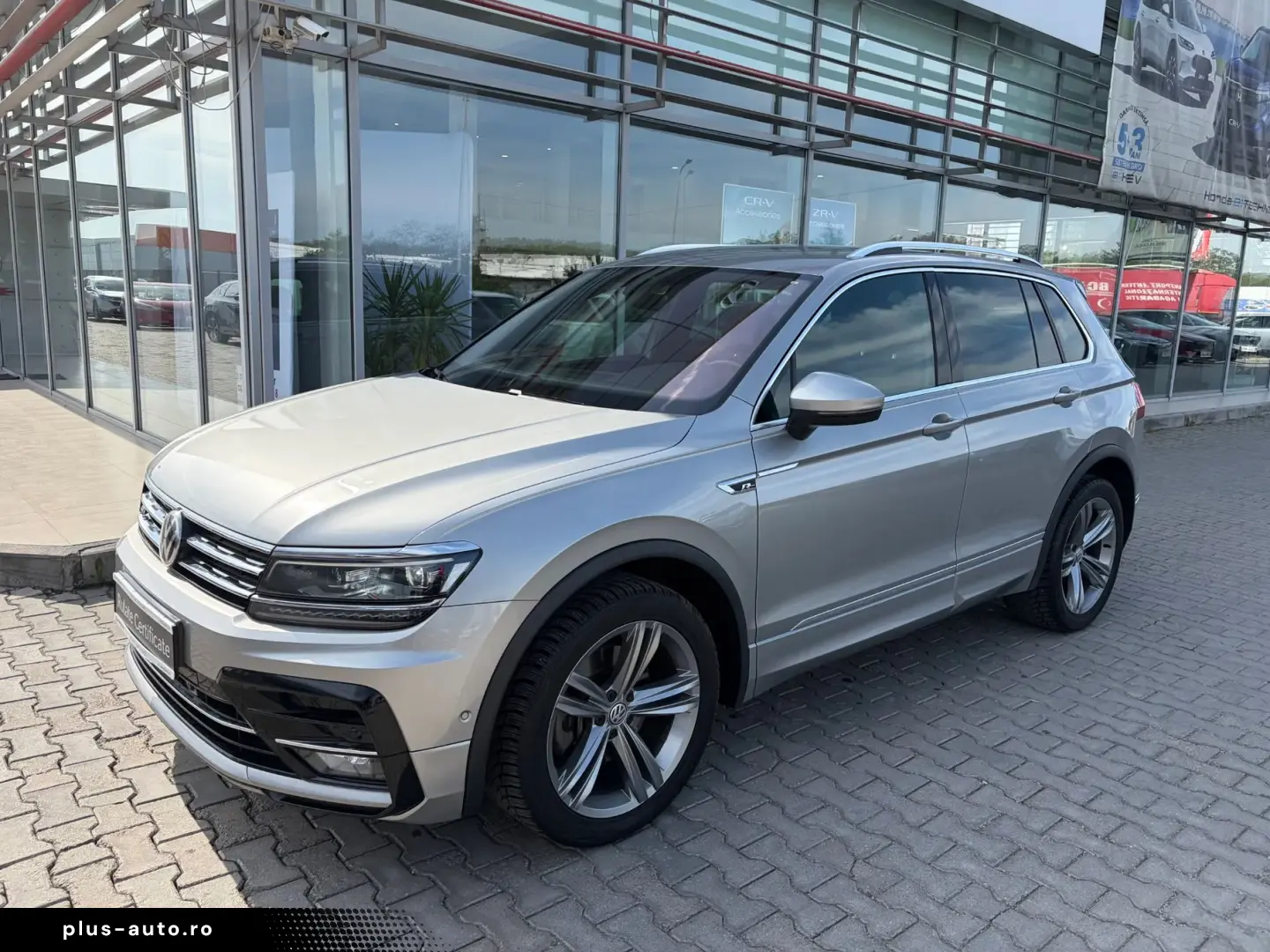 Volkswagen Tiguan 2.0 TSI 4MOTION R-Line DSG   Car No. 152