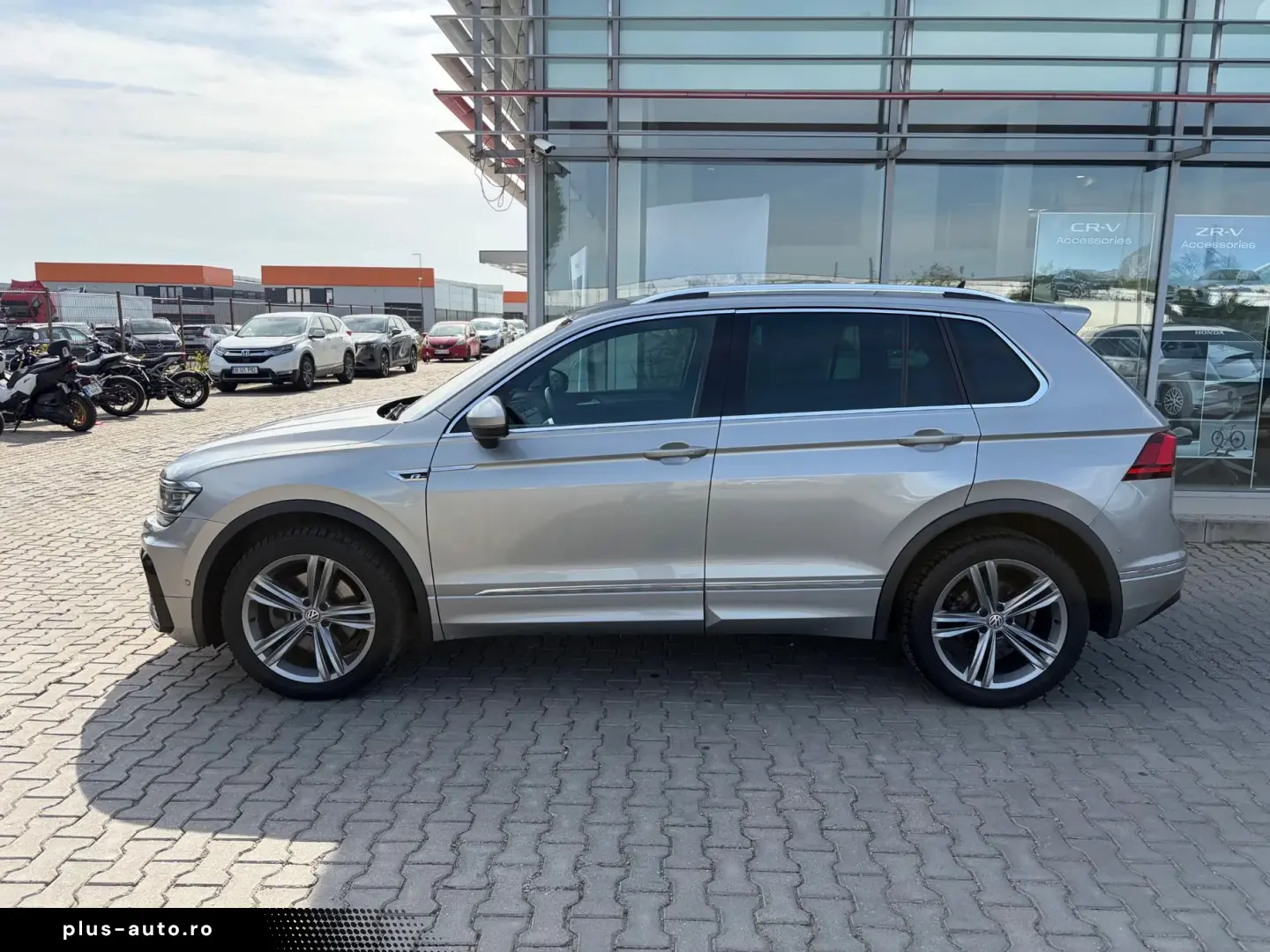 Volkswagen Tiguan 2.0 TSI 4MOTION R-Line DSG   Car No. 152