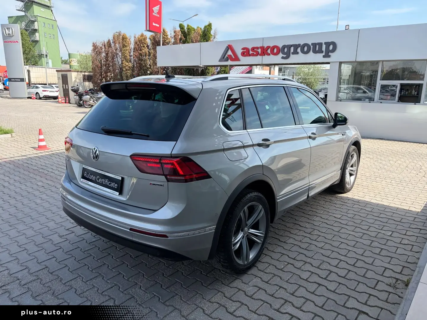 Volkswagen Tiguan 2.0 TSI 4MOTION R-Line DSG   Car No. 152