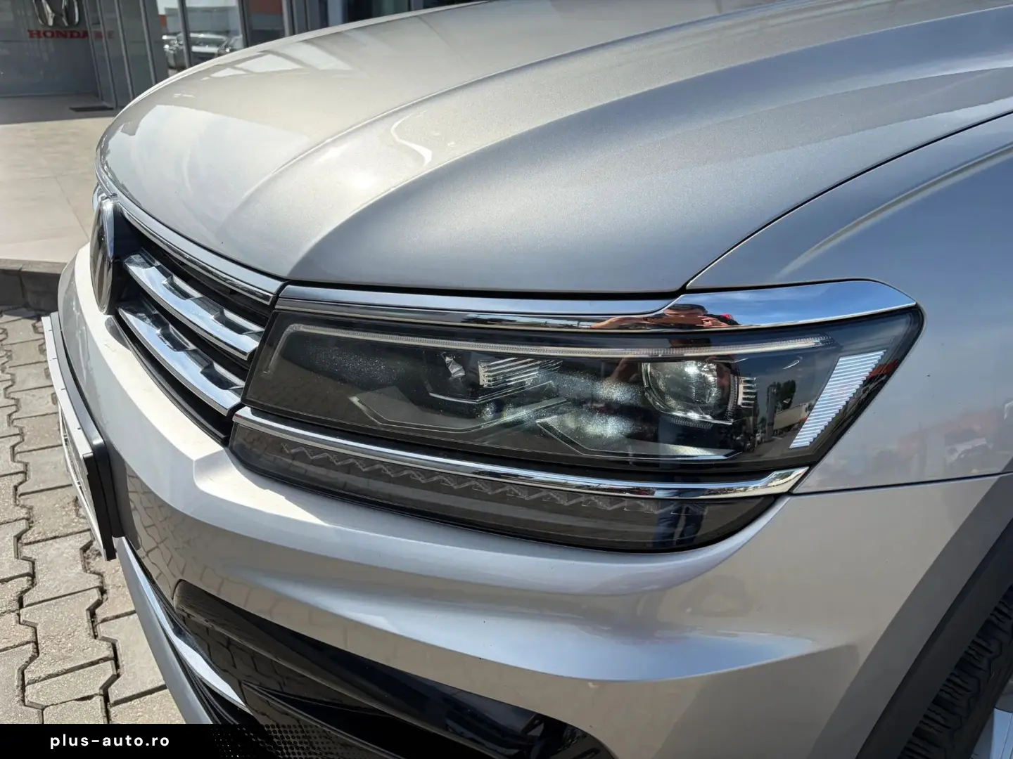 Volkswagen Tiguan 2.0 TSI 4MOTION R-Line DSG   Car No. 152