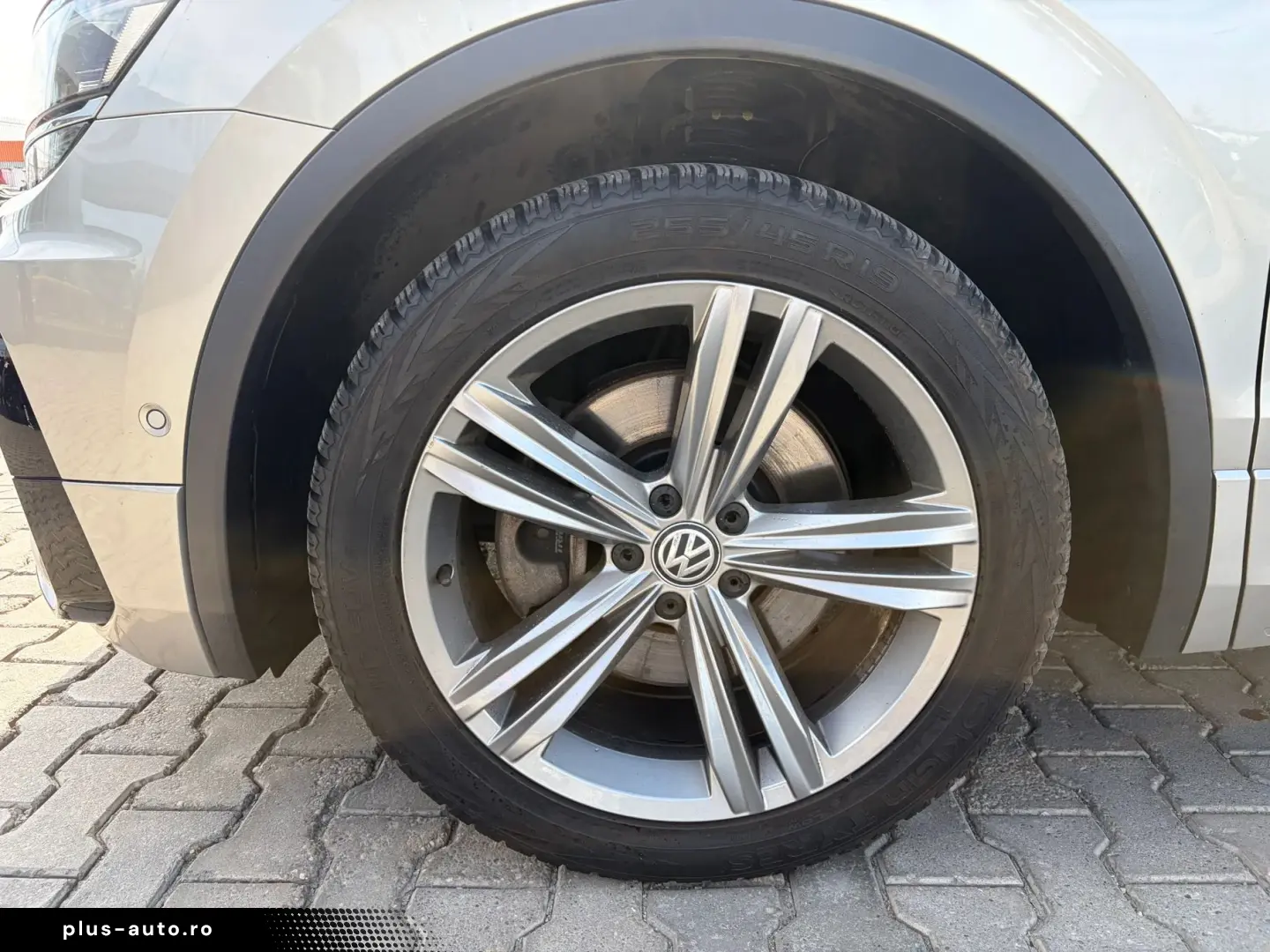 Volkswagen Tiguan 2.0 TSI 4MOTION R-Line DSG   Car No. 152