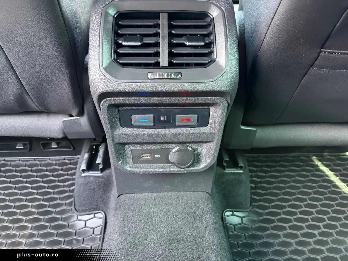 Volkswagen Tiguan 2.0 TSI 4MOTION R-Line DSG   Car No. 152