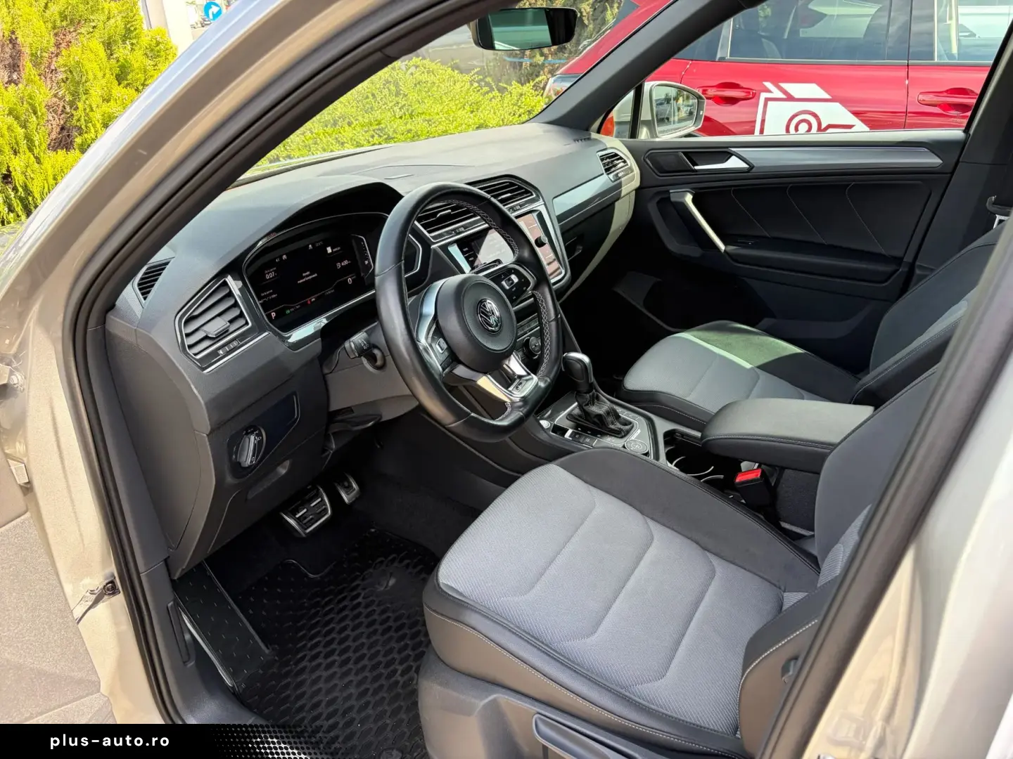 Volkswagen Tiguan 2.0 TSI 4MOTION R-Line DSG   Car No. 152