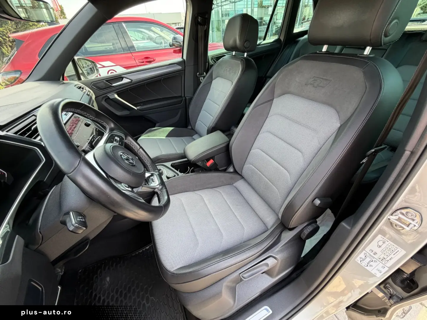 Volkswagen Tiguan 2.0 TSI 4MOTION R-Line DSG   Car No. 152