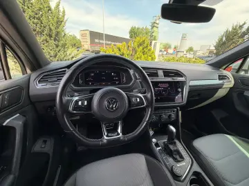 Volkswagen Tiguan 2.0 TSI 4MOTION R-Line DSG   Car No. 152