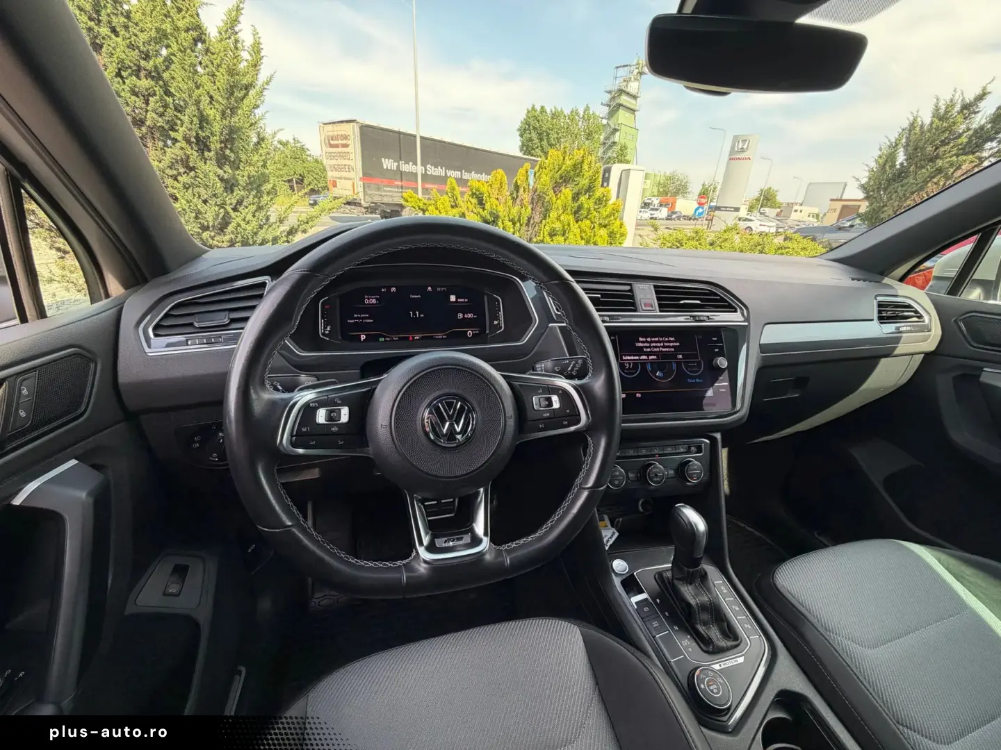 Volkswagen Tiguan 2.0 TSI 4MOTION R-Line DSG   Car No. 152