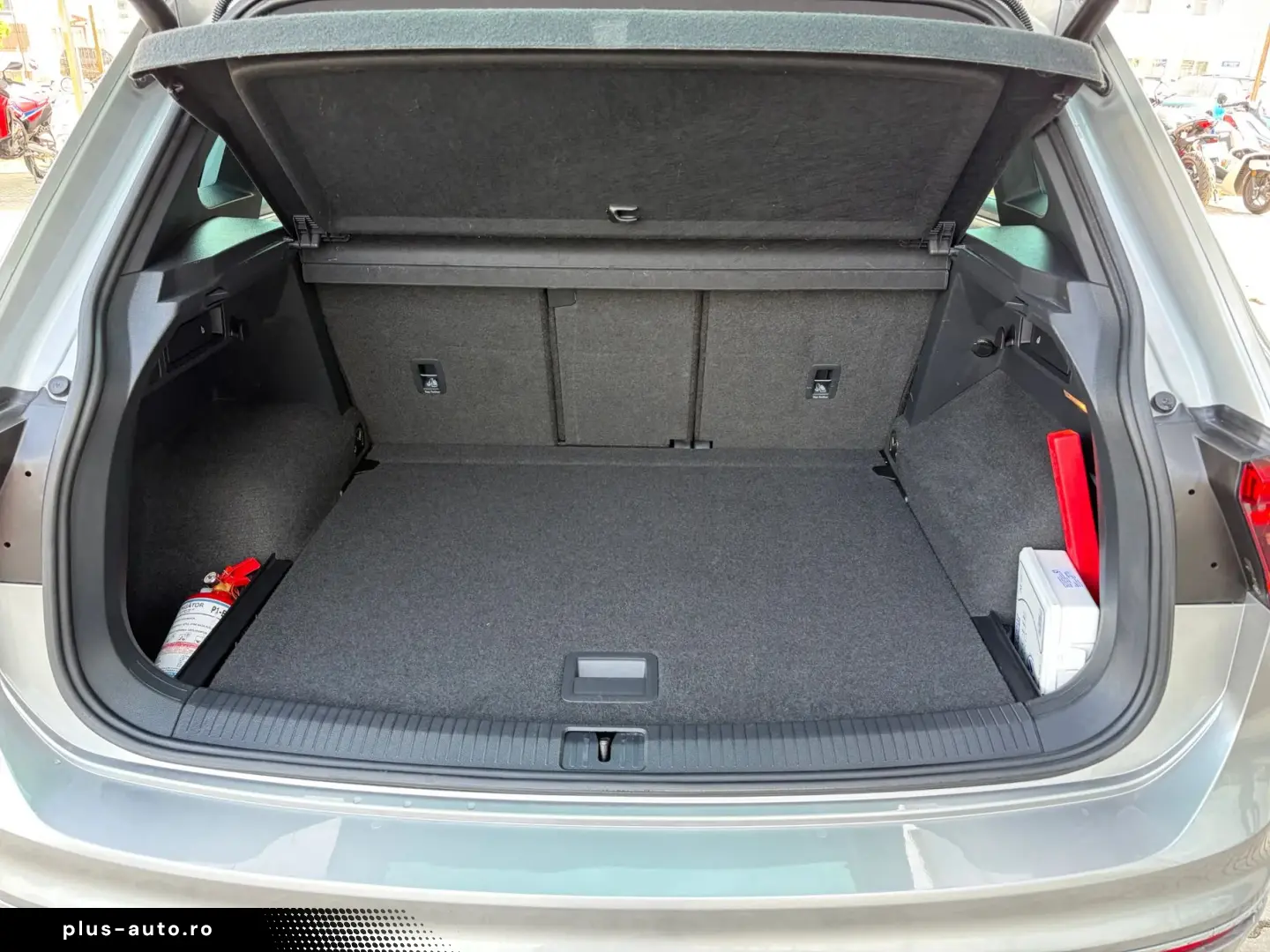 Volkswagen Tiguan 2.0 TSI 4MOTION R-Line DSG   Car No. 152