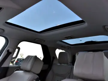 Land-Rover Discovery-Sport