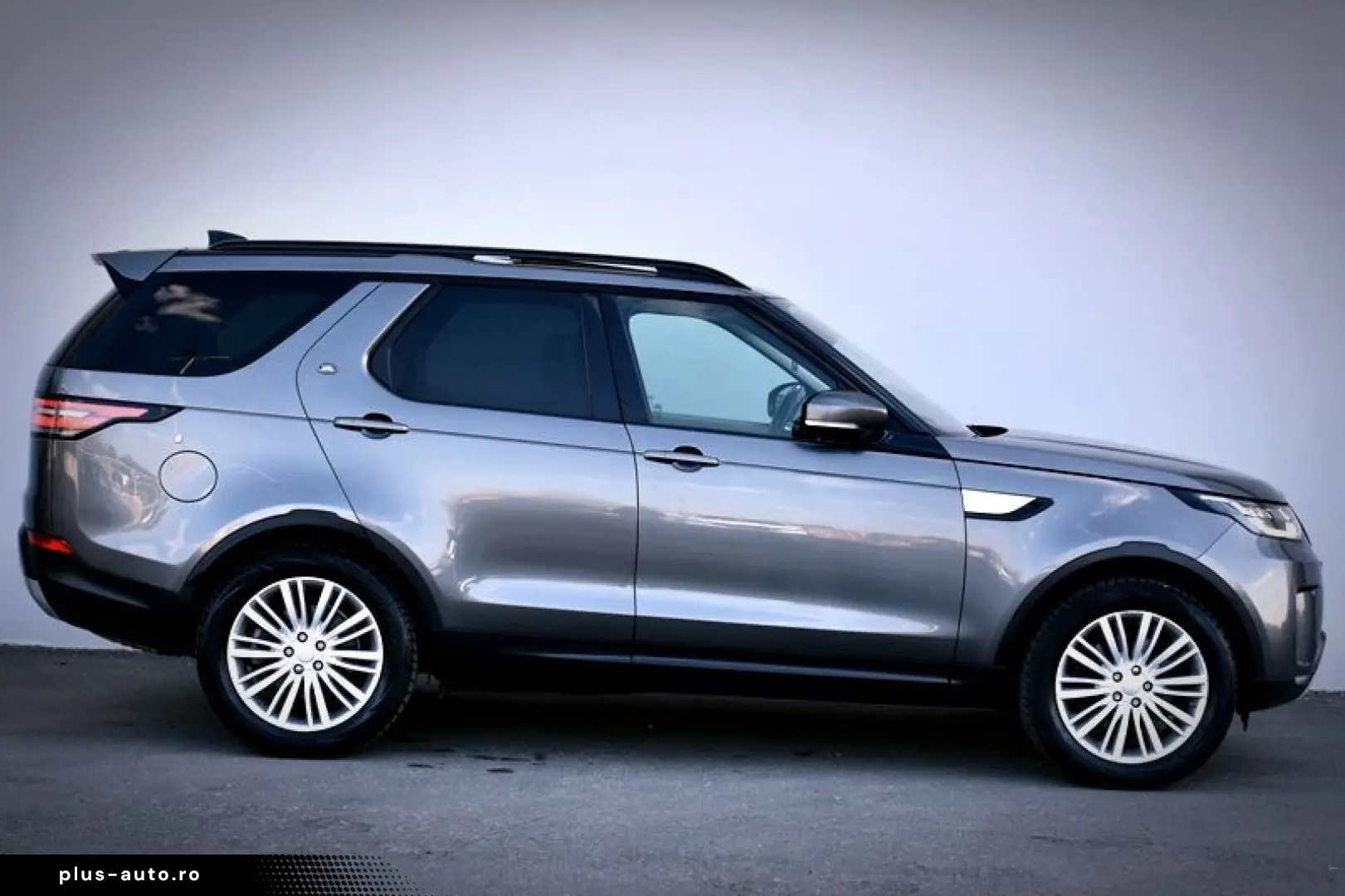 Land-Rover Discovery-Sport