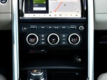 Land-Rover Discovery-Sport
