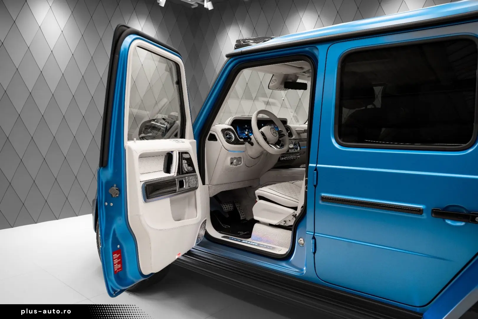 MERCEDES-BENZ G 63 AMG BRABUS G 700 MATT BLUE   BEIGE CARBON