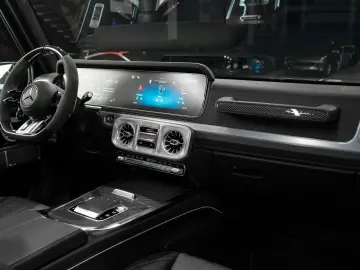 MERCEDES-BENZ G 63 AMG V8  LED Burmester Brabus PPF